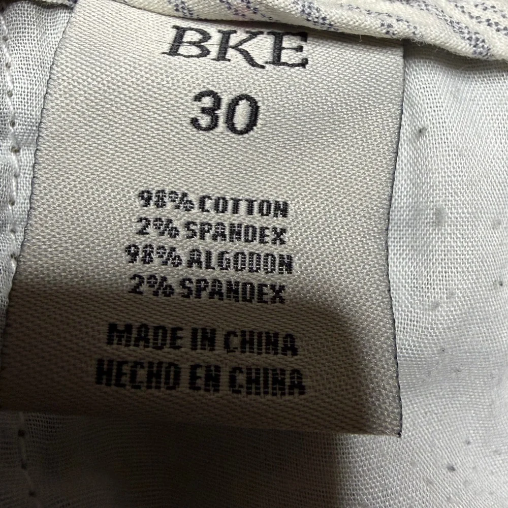BKE Shorts Women 30 Olive Green Chino Stretch Y2K Cuffed Casual Summer